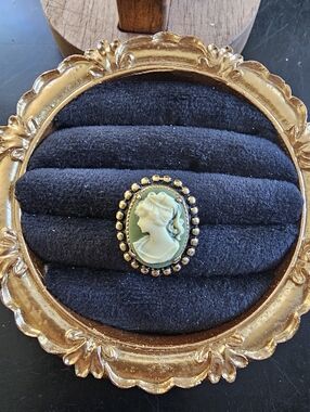 Vintage Adjustable Cameo Ring